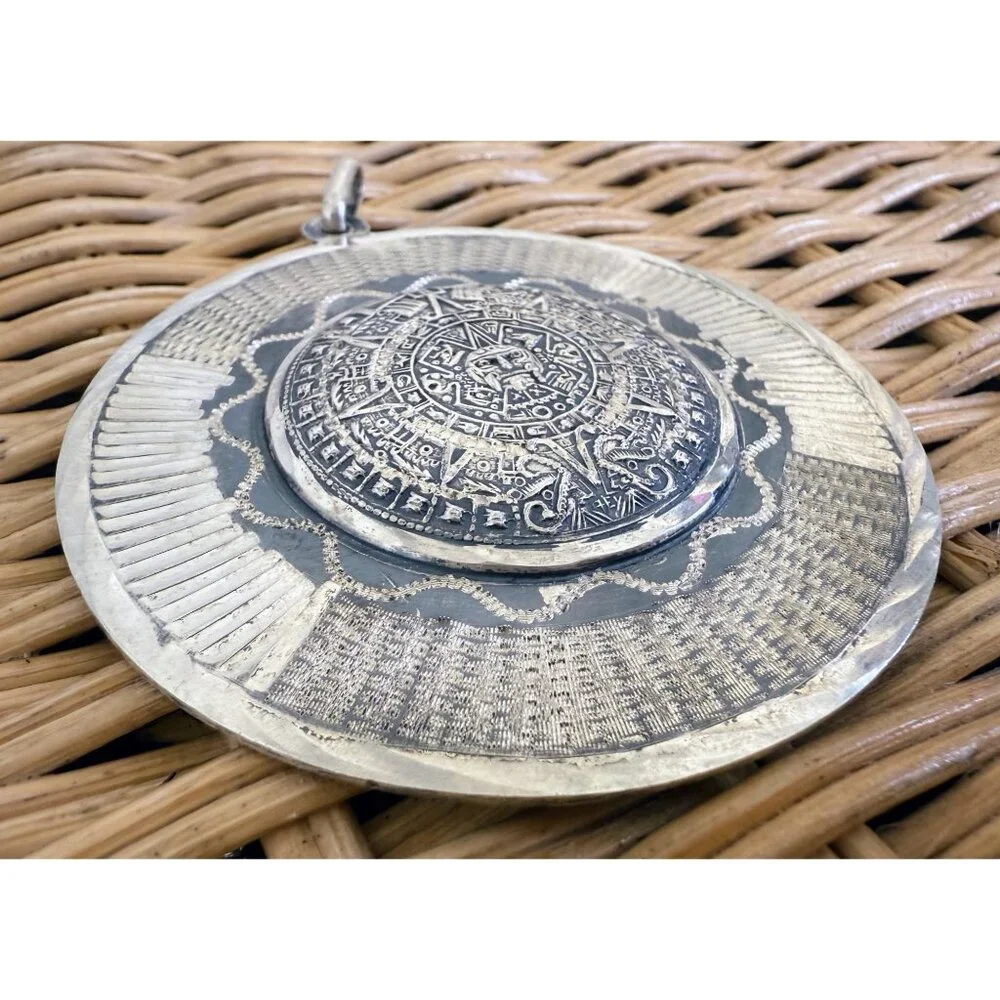 Vintage 60 925 silver Mexican Mayan Aztec Pendant Bernice Godspeed 70 grams - Picture 3 of 13